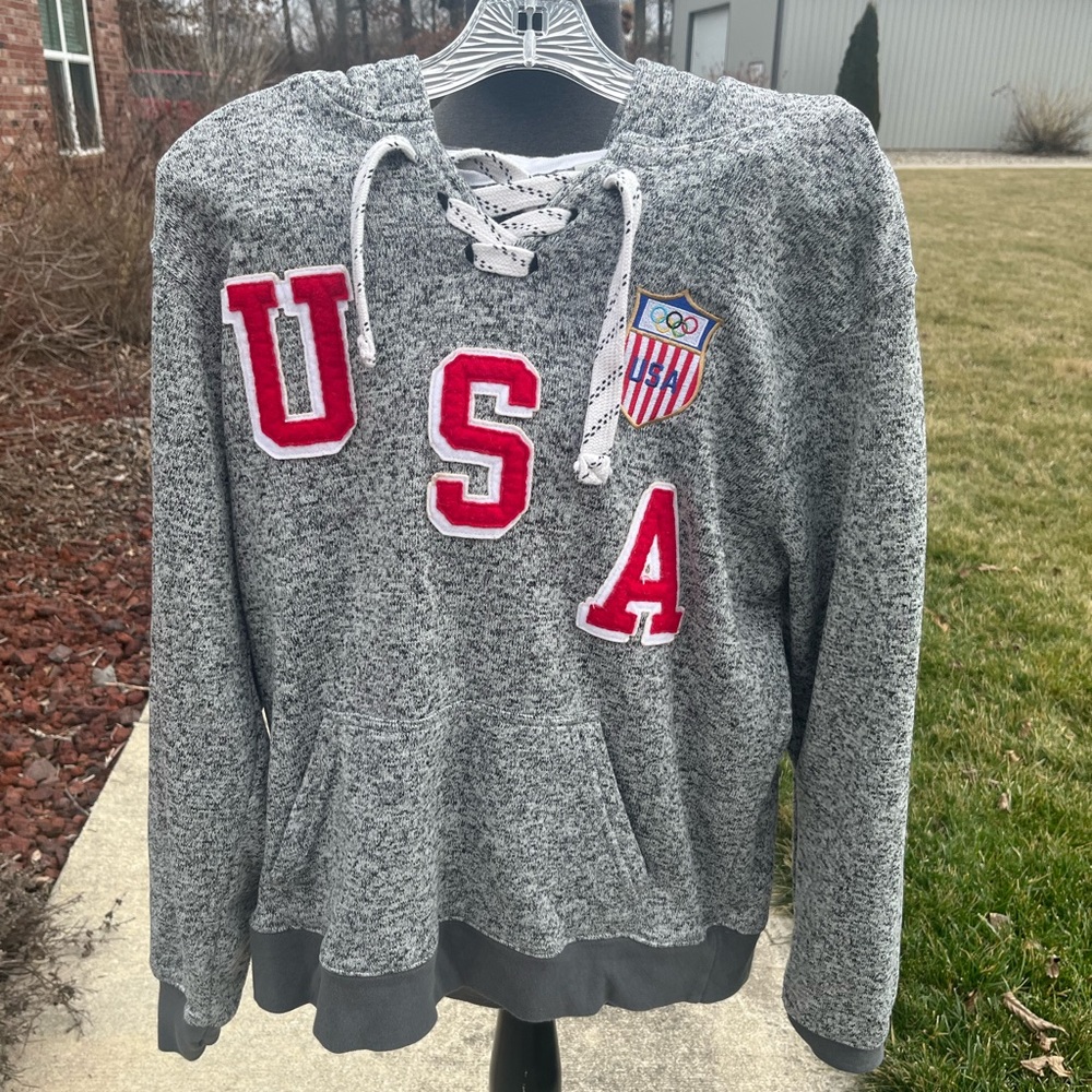 Ladies size Large Artisans brand USA Olympic sweater